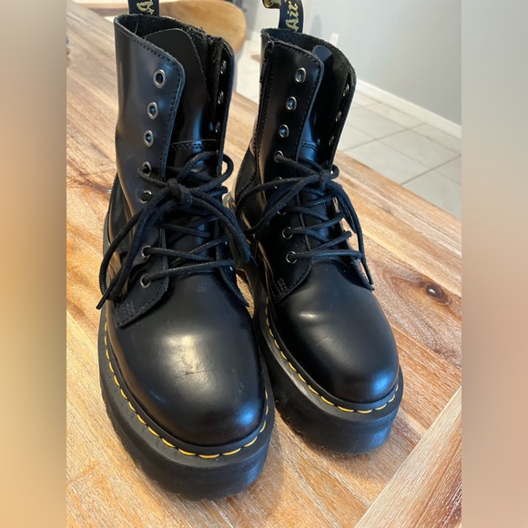 Dr. Marten Jadon Platform - Picture 3 of 6